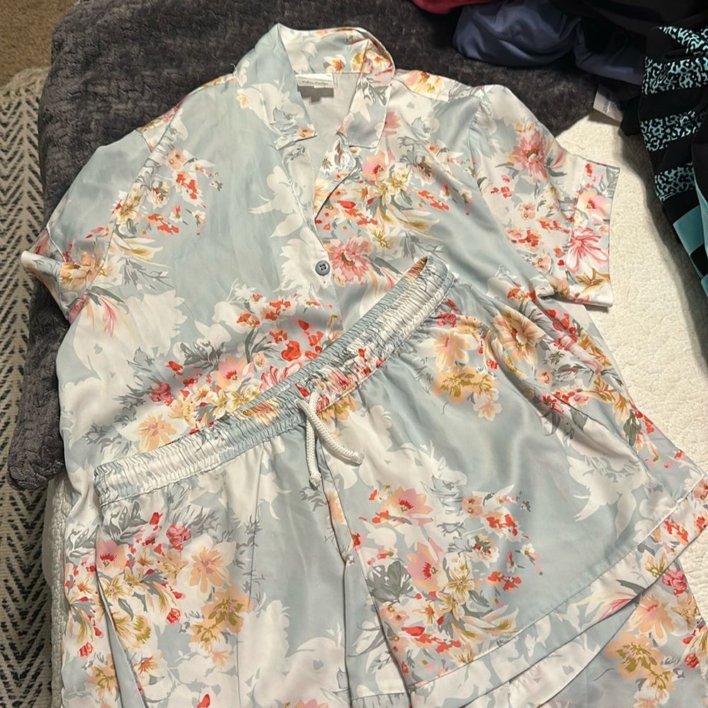 Seline Loungewear. Size Medium.